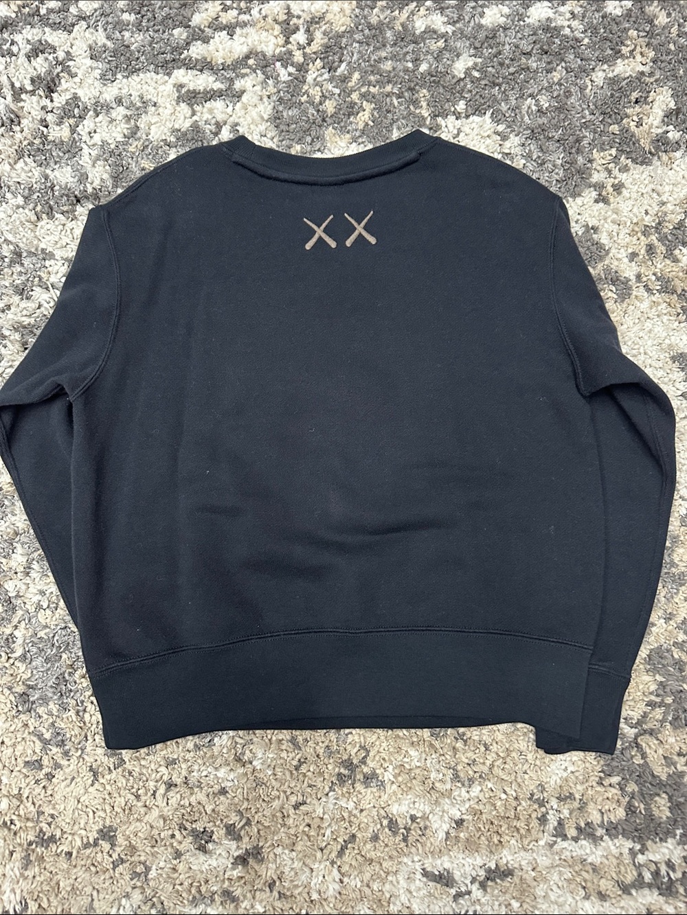 Uniqlo Black KAWS Companion Graphic Crewneck Sweater Kid’s sz. 7-8 - Picture 4 of 7